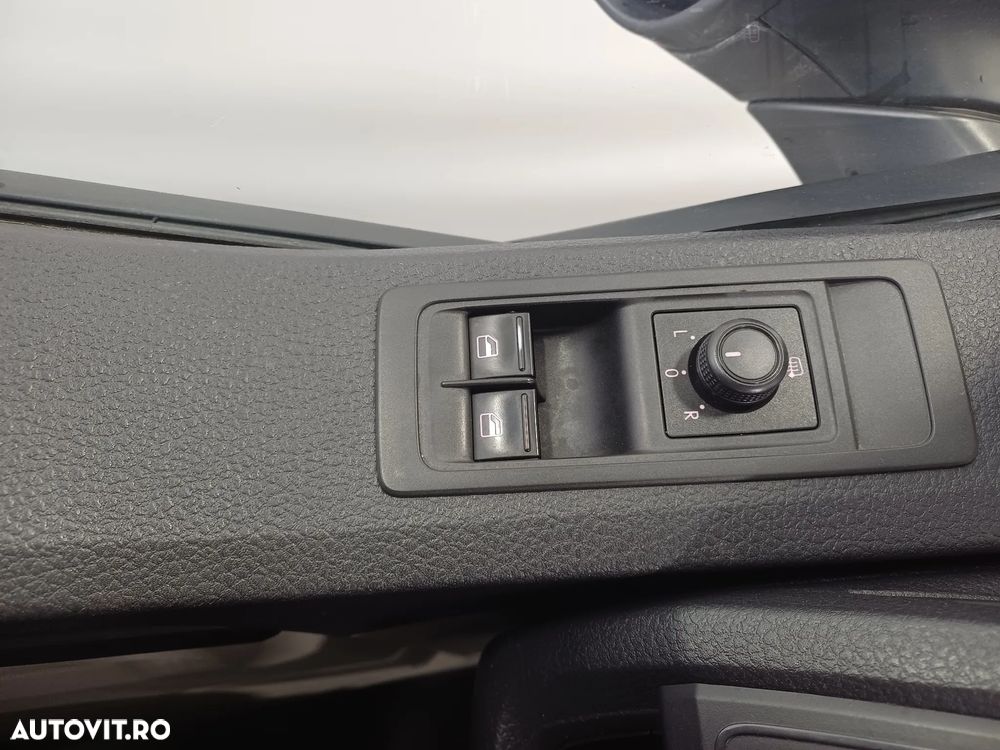 Volkswagen Caravelle LR Comfortline DSG - 8