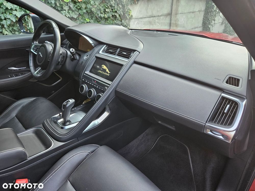 Jaguar E-Pace D240 AWD R-Dynamic SE - 19
