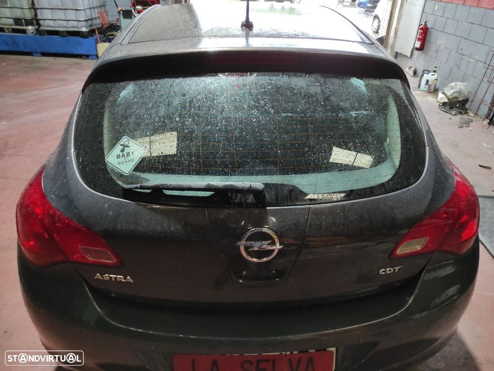 MALA TRASEIRA OPEL ASTRA J BERLINA 5P - 1