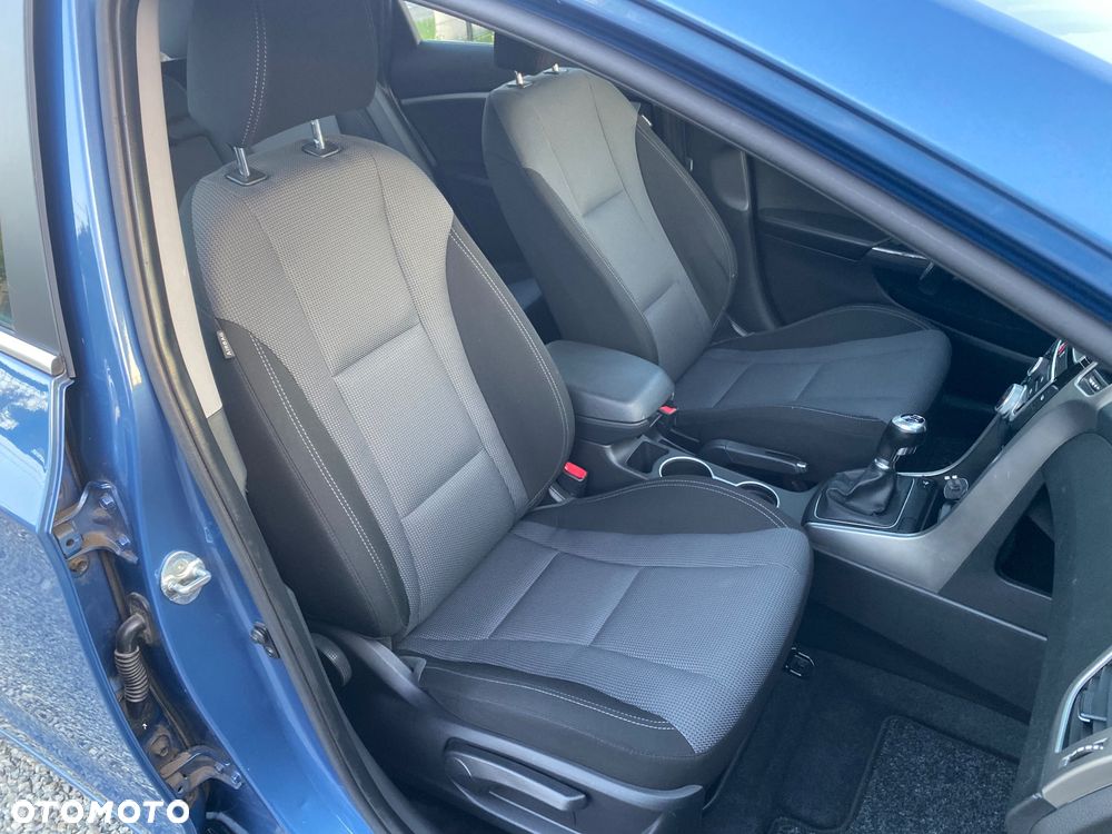 Hyundai i30 blue Kombi 1.4 YES Gold - 27