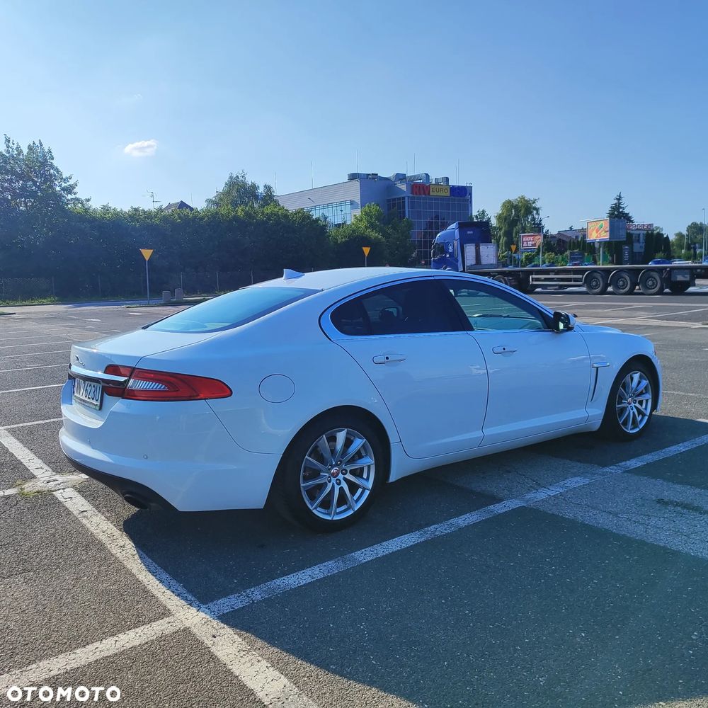 Jaguar XF 2.0 T Classic - 6