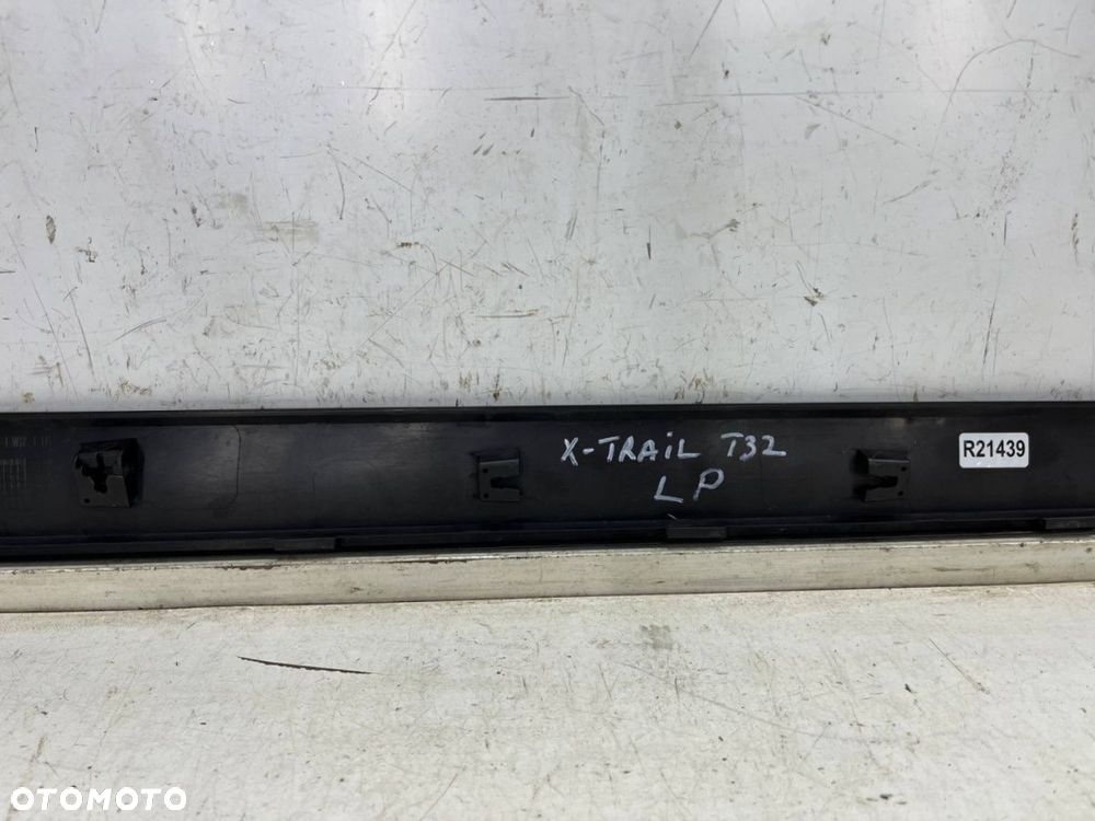 Listwa Nissan X-Trail 3 III T32 13-21r. lewa przednia dolna nakładka drzwi lewy przód 80877-4ce0a - 11