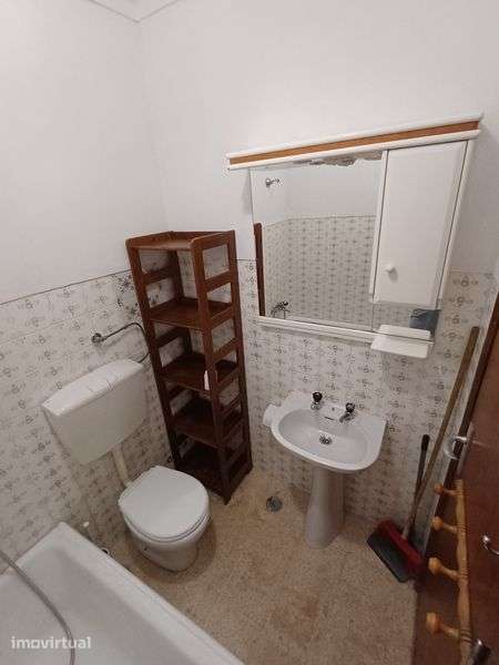 Aluga-se casa T2 e também aluga-se para estudantes - Grande imagem: 5/8