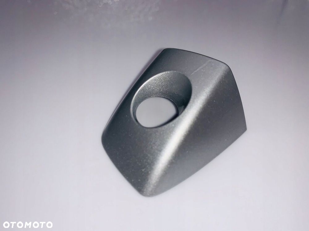 ZAŚLEPKA KLAMKI ZEWNĘTRZNA LEWA A6/A7/A8 OEM LY9B - 4