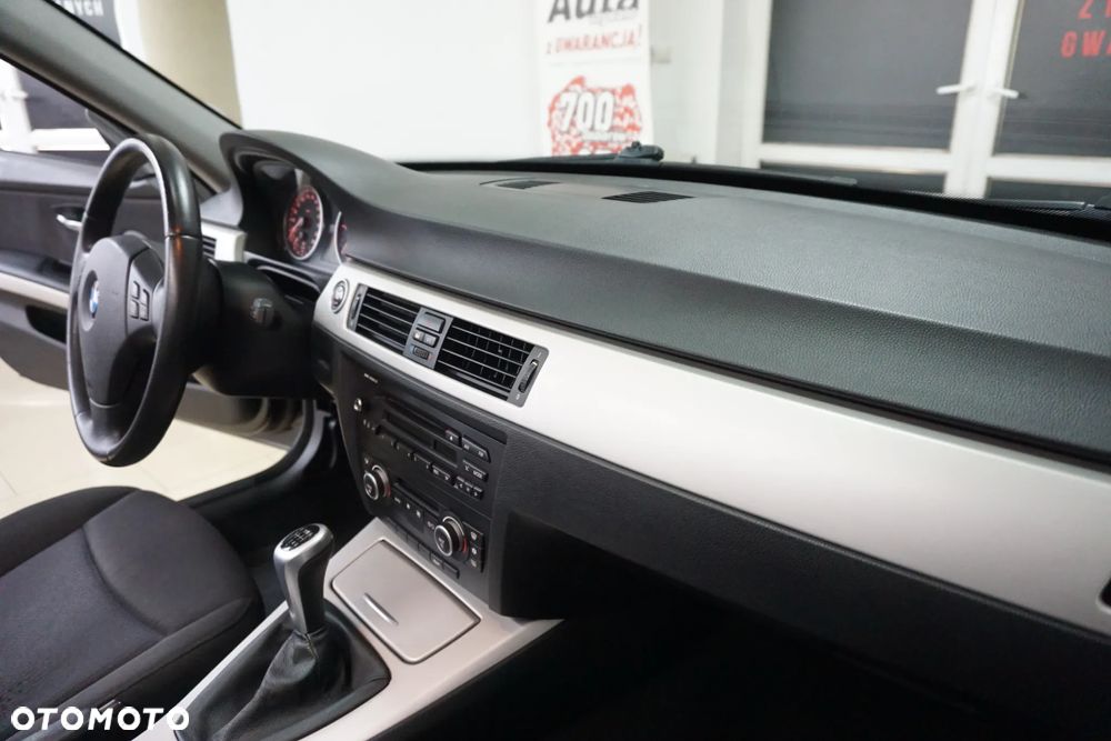 BMW Seria 3 320d DPF - 22