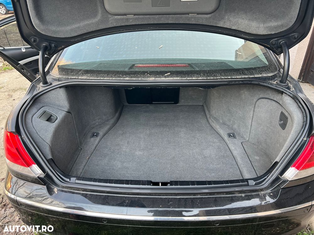 BMW Seria 7 740i A - 25