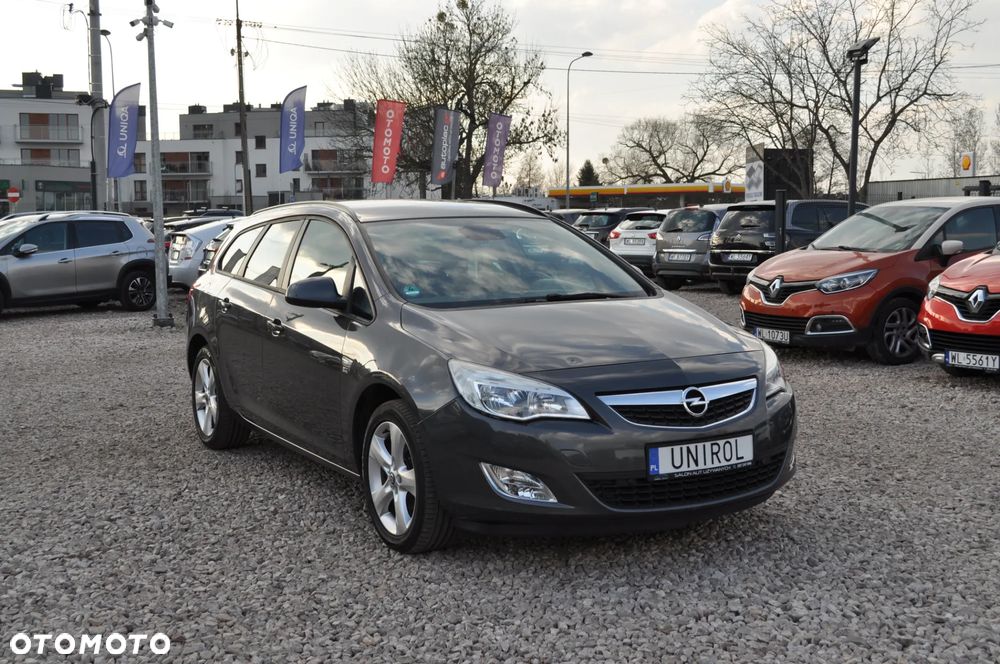 Opel Astra 1.4 Turbo 150 Jahre - 4