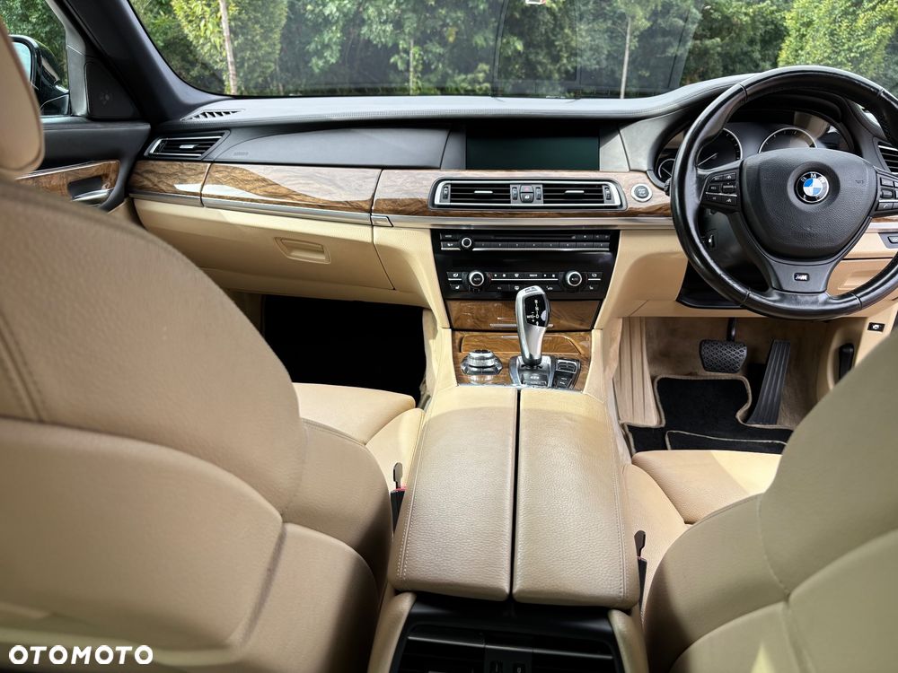 BMW Seria 7 740d - 15