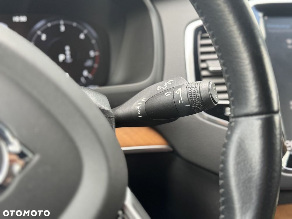 Volvo XC 90 - 26