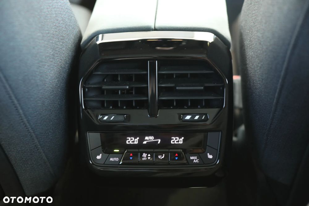 BMW iX xDrive40 76.6kWh - 15
