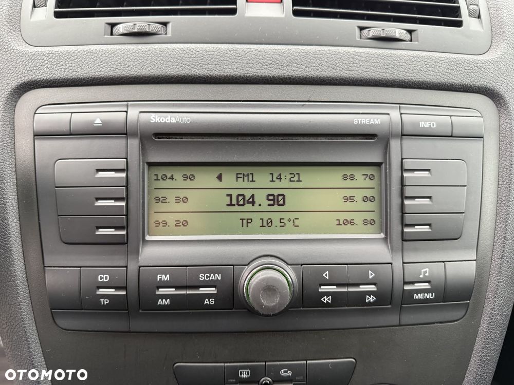 Skoda Octavia 1.6 Combi Ambiente - 28