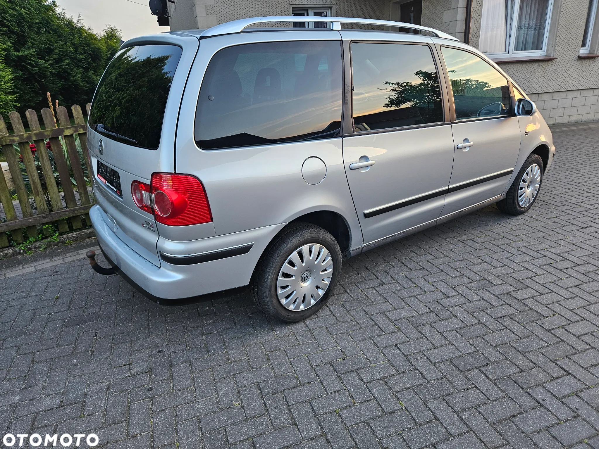 Volkswagen Sharan 1.9 TDI 4Motion Comfortline - 4