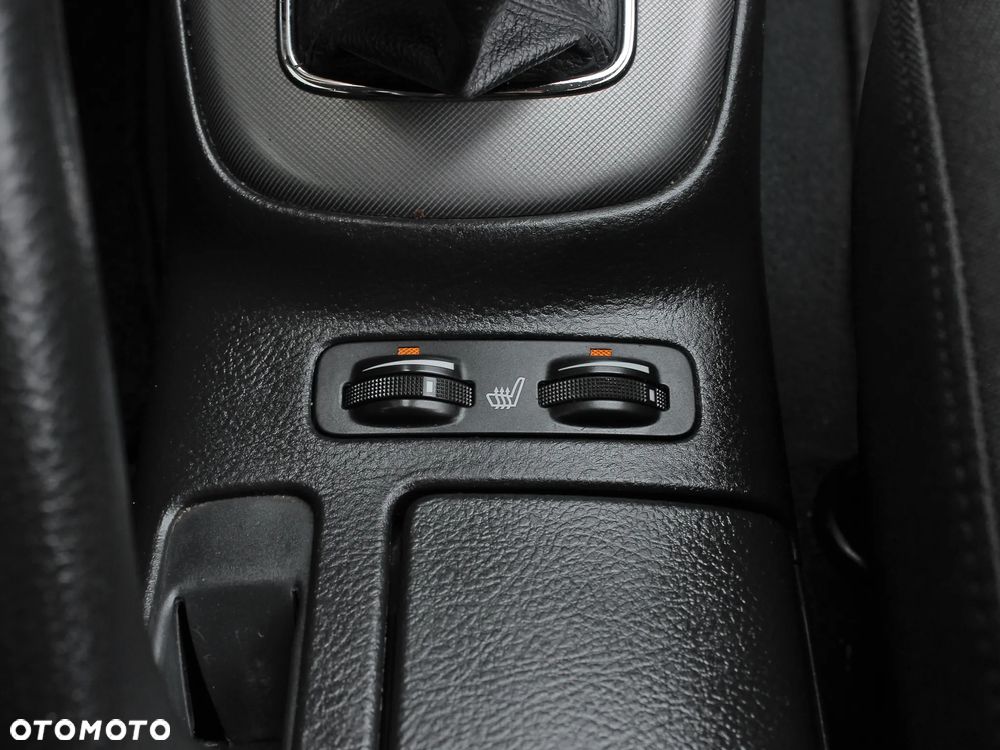 Toyota Avensis 1.8 VVT-i Sol Premium - 24