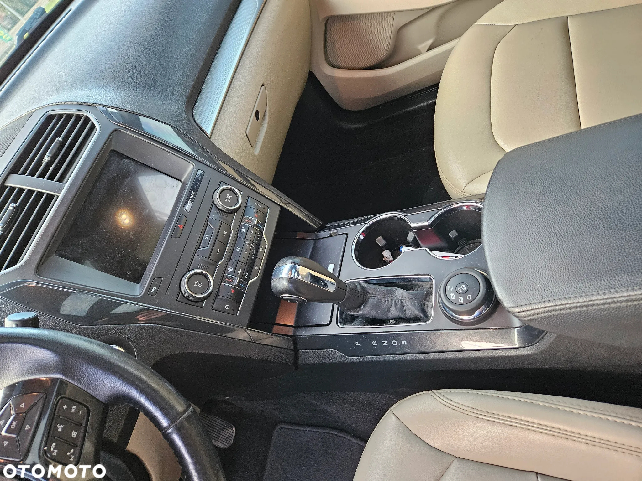 Ford Explorer - 10
