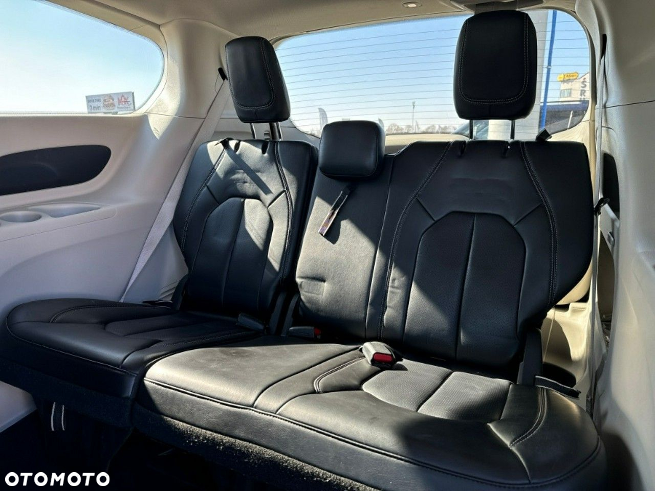 Chrysler Pacifica - 23