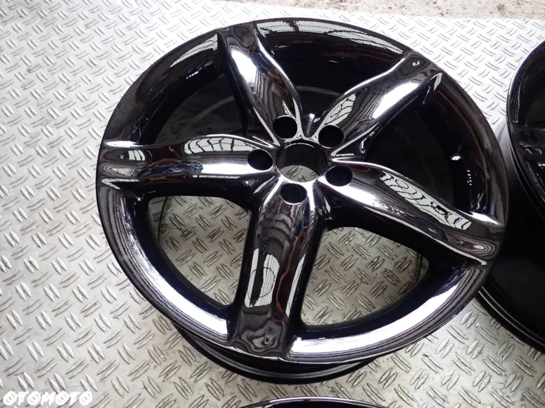 FELGI ALUMINIOWE SKODA FABIA II RS 5X100 8.5JX17 CZARNY POŁYSK - 4