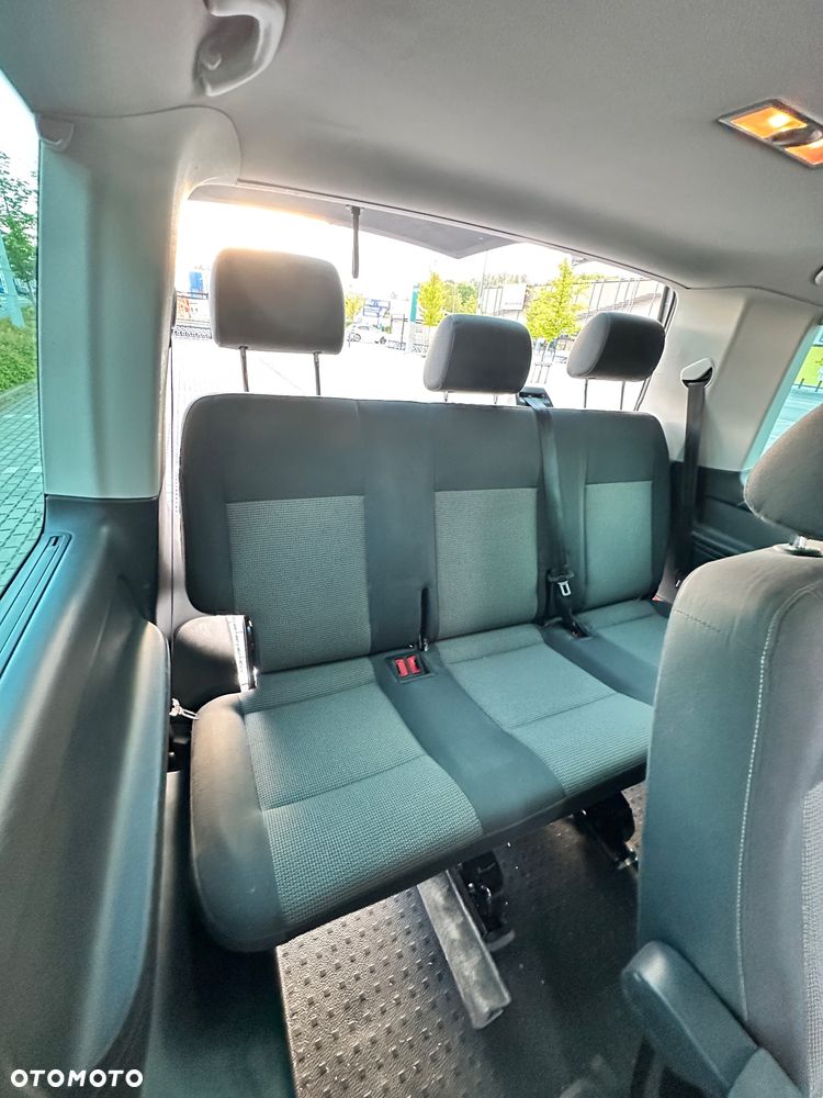 Volkswagen Caravelle - 12