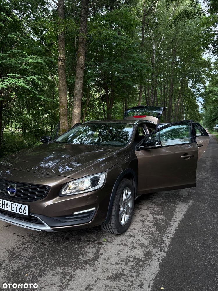 Volvo V60 Cross Country - 17