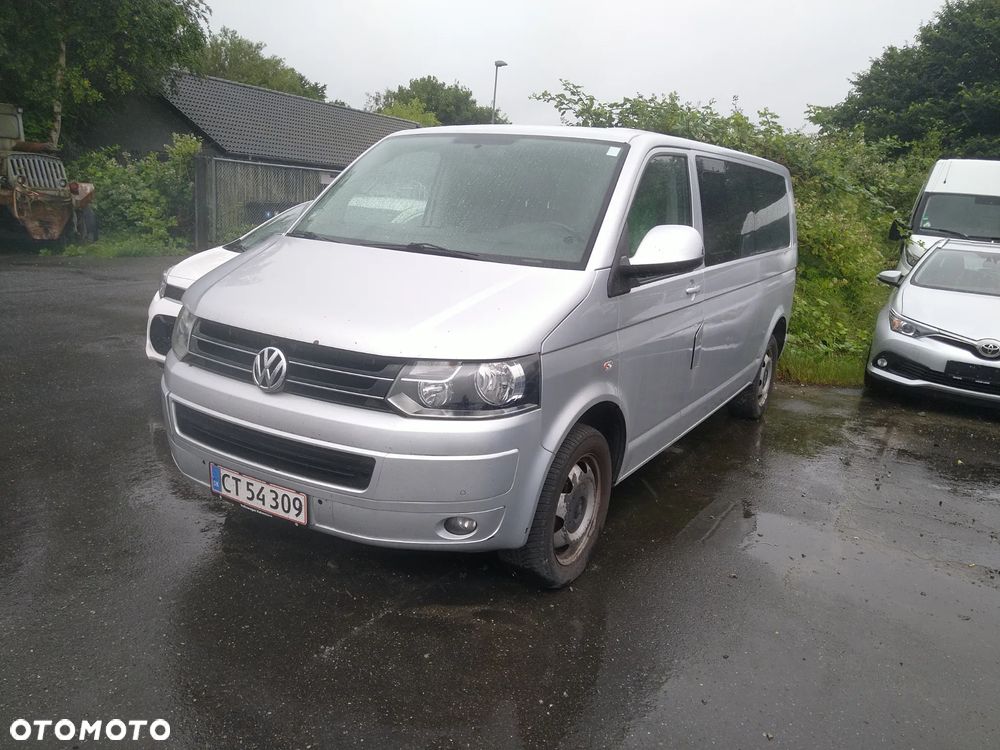 Volkswagen Caravelle - 12