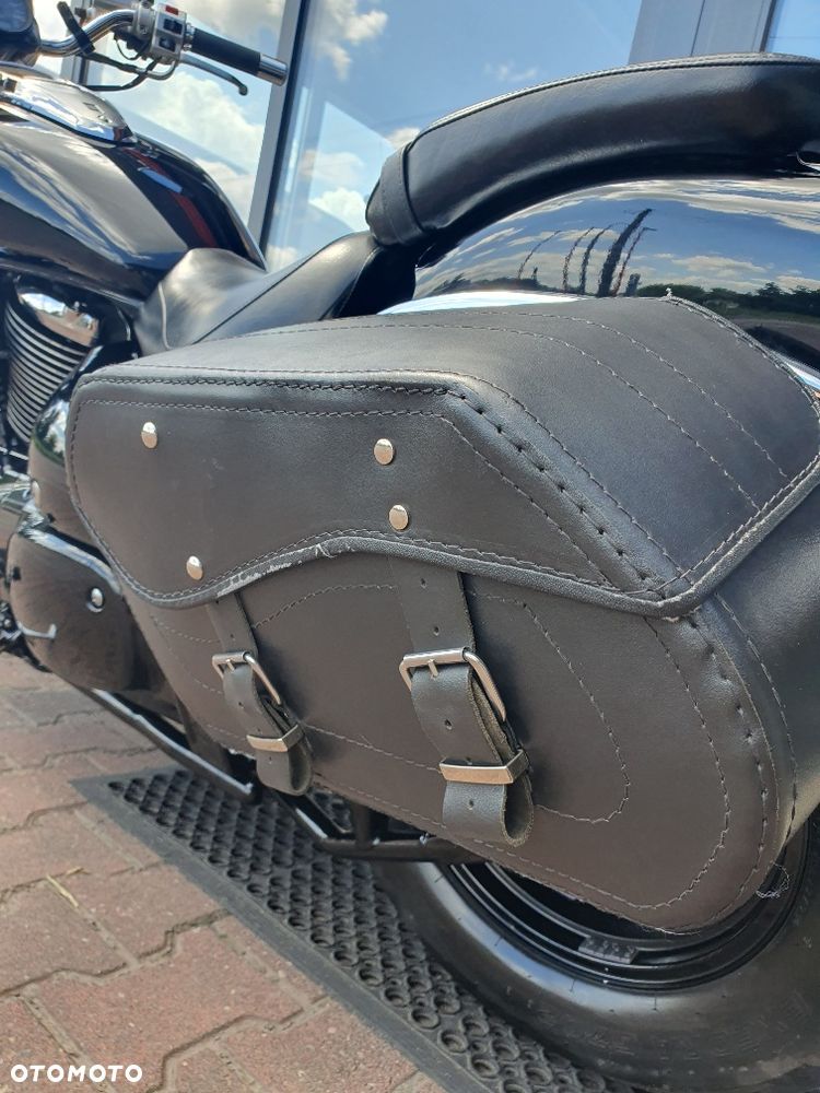 Suzuki Intruder - 11