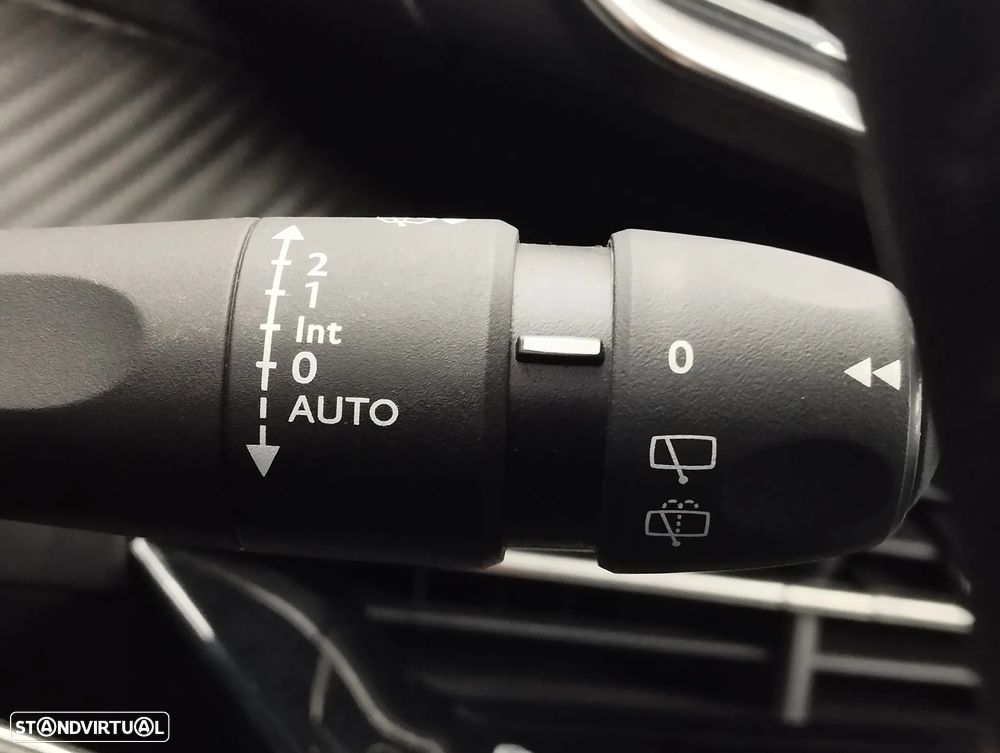 Peugeot 2008 1.2 PureTech Style - 21