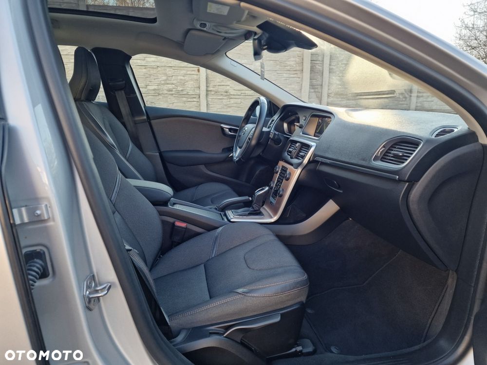 Volvo V40 Cross Country D2 Geartronic Momentum - 28