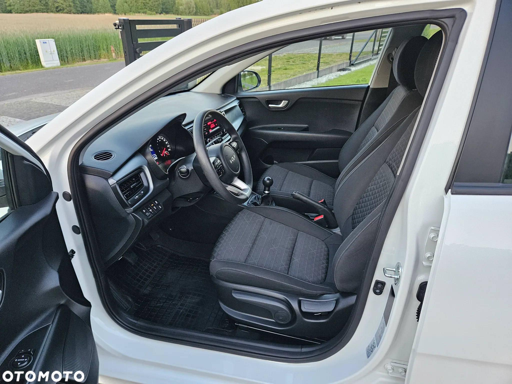 Kia Rio 1.2 M - 10