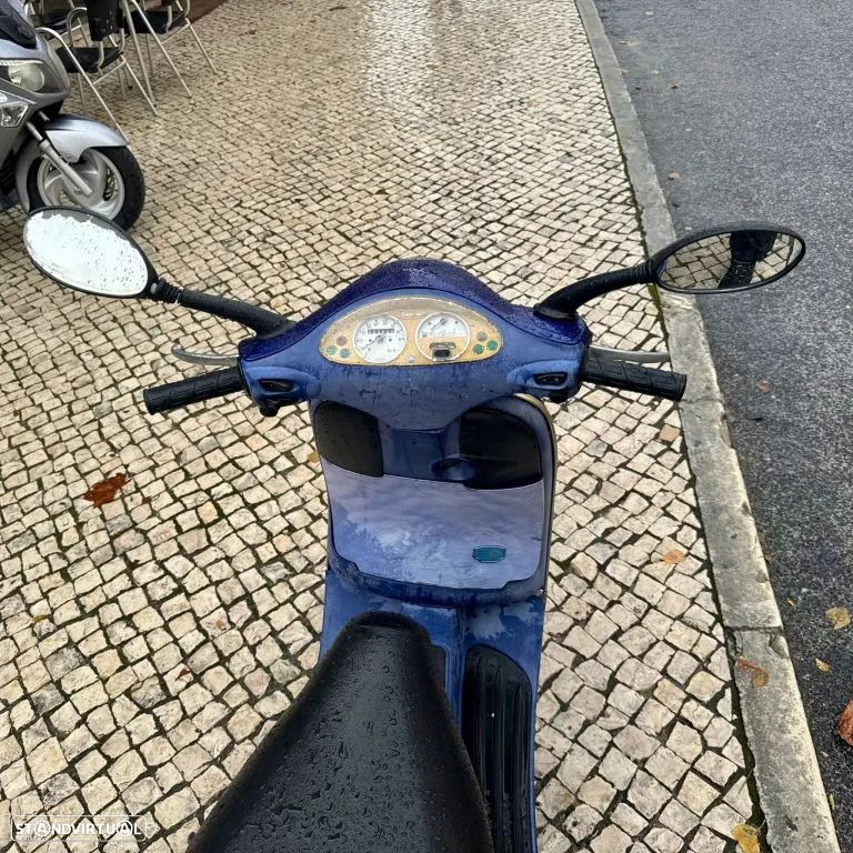 Piaggio Vespa 50 ETZ - 16