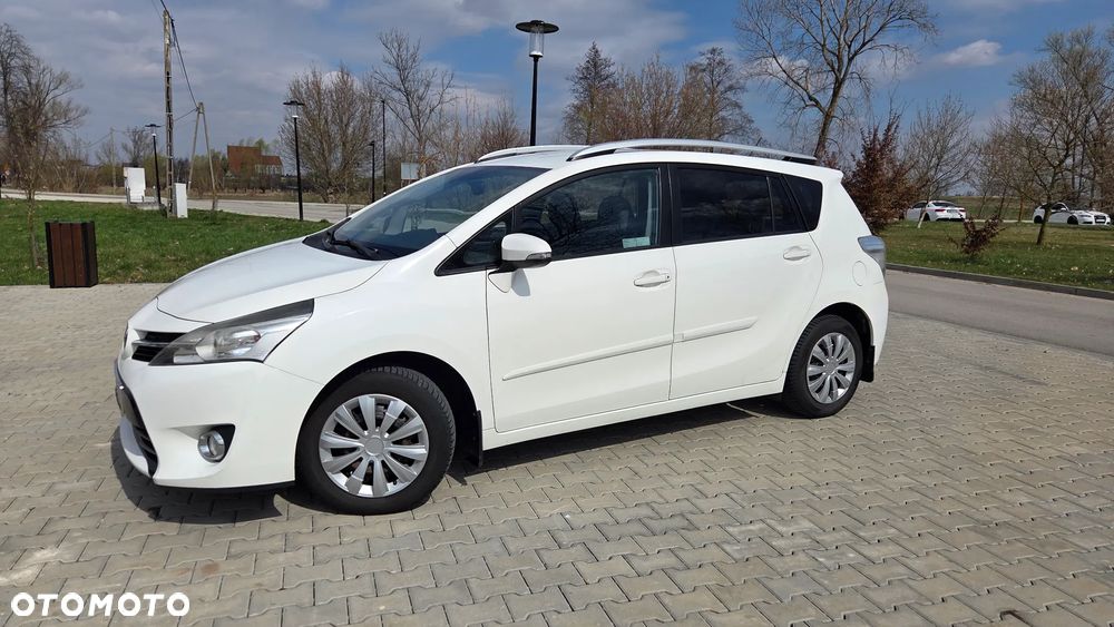 Toyota Verso 1.8 Premium - 11