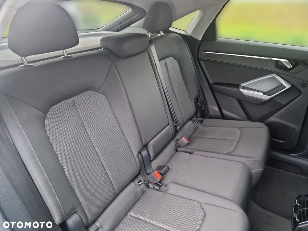 Audi Q3 Sportback - 12