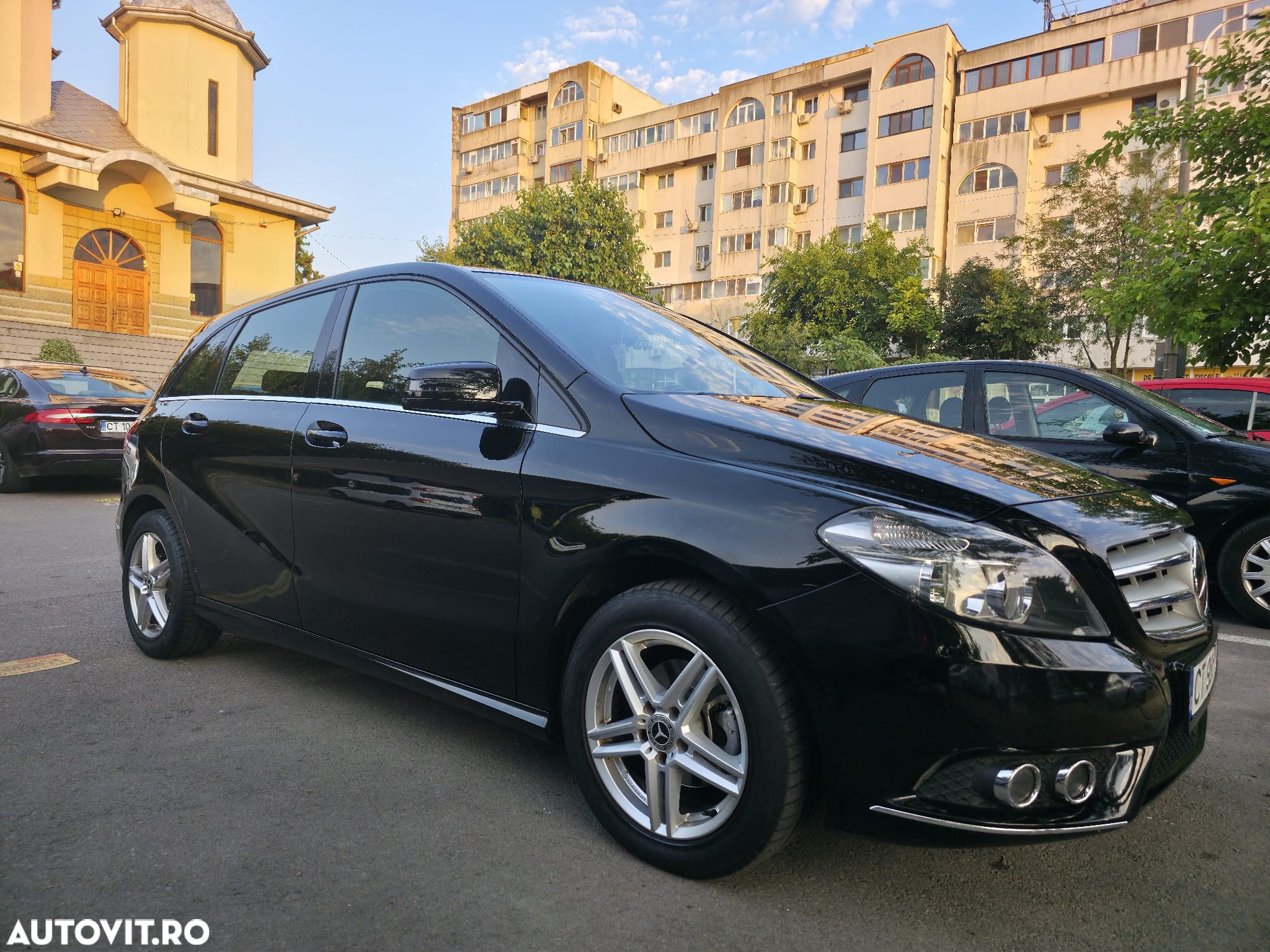 Mercedes-Benz B - 11