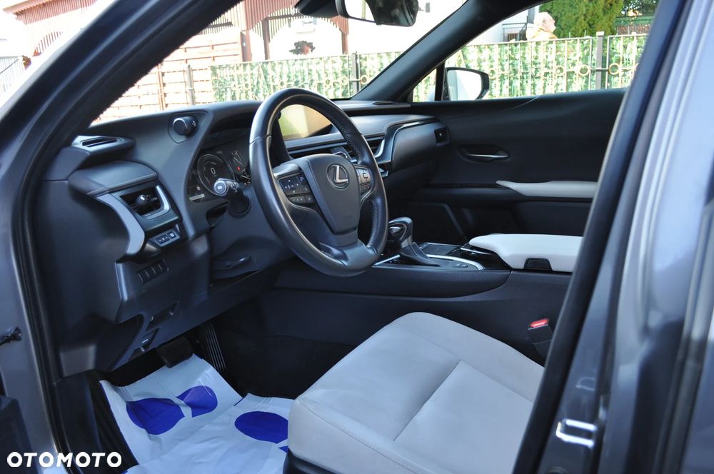 Lexus UX 250h Prestige 2WD - 15