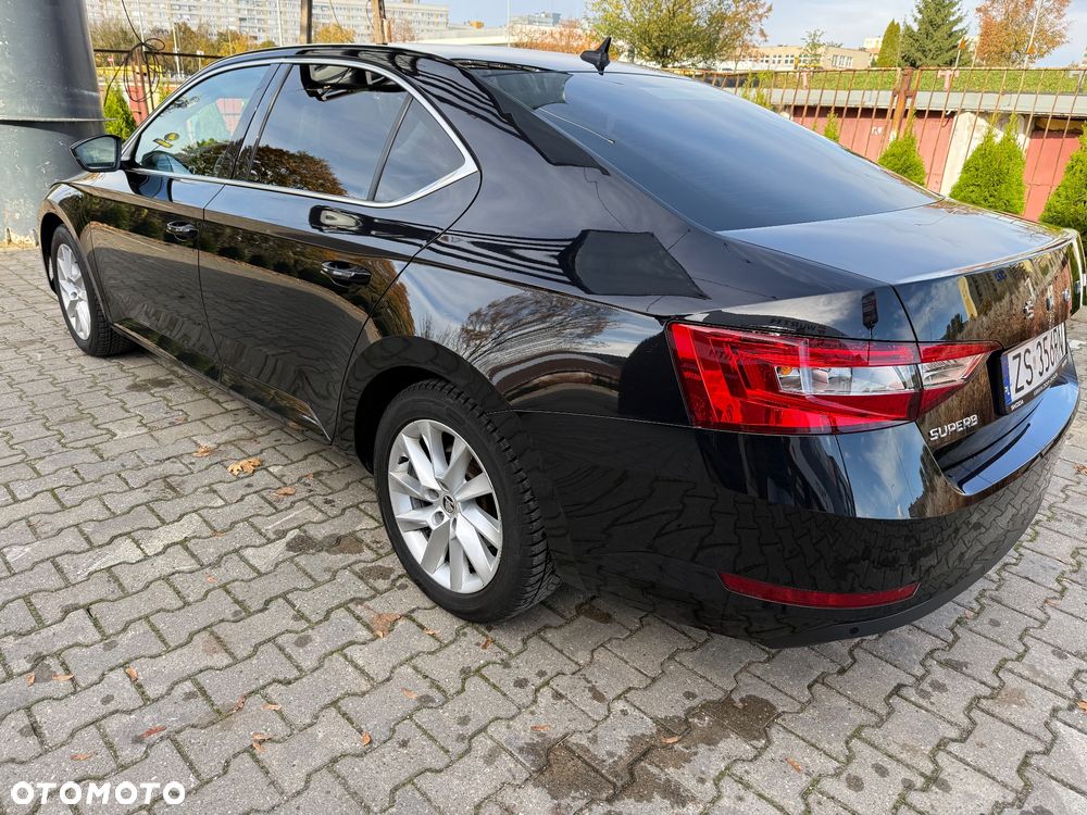 Skoda Superb 2.0 TDI SCR 4x4 Ambition DSG - 6