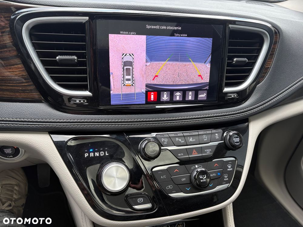 Chrysler Pacifica - 25