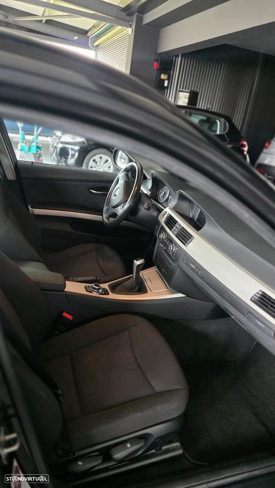 BMW 318 i Touring Edition Exclusive - 11