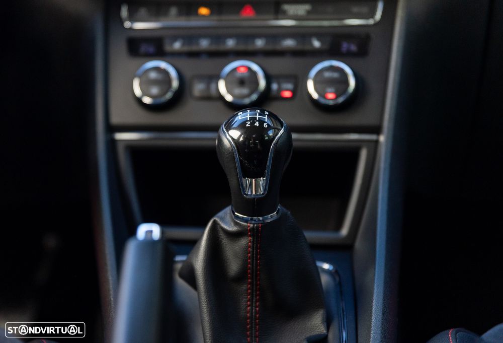 SEAT Leon 2.0 TDI FR - 16