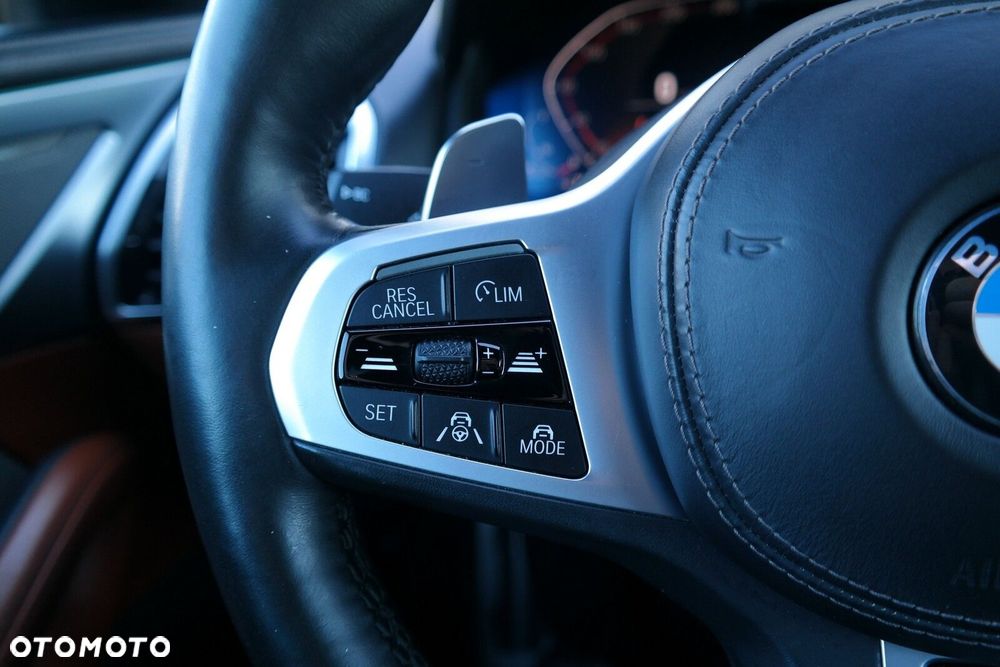 BMW Seria 8 - 19