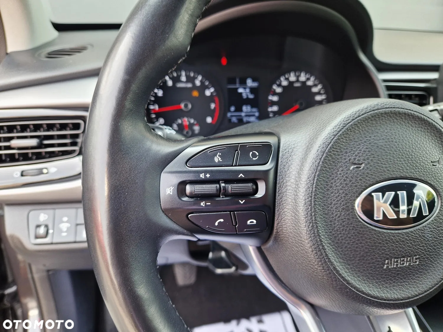 Kia Rio 1.4 Dream-Team Edition - 32