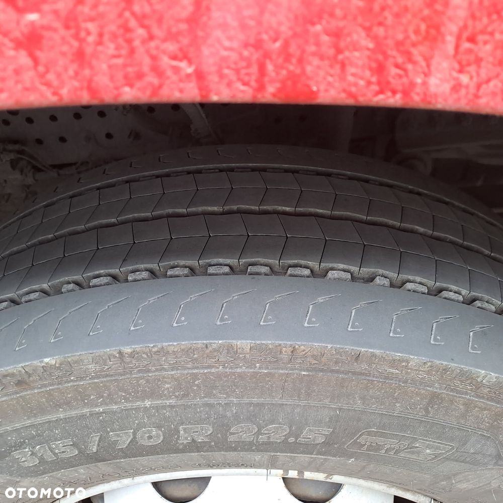 Mercedes-Benz Actros - 8