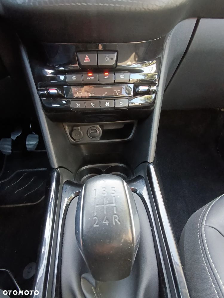 Peugeot 2008 BlueHDi 100 STOP & START Allure - 20