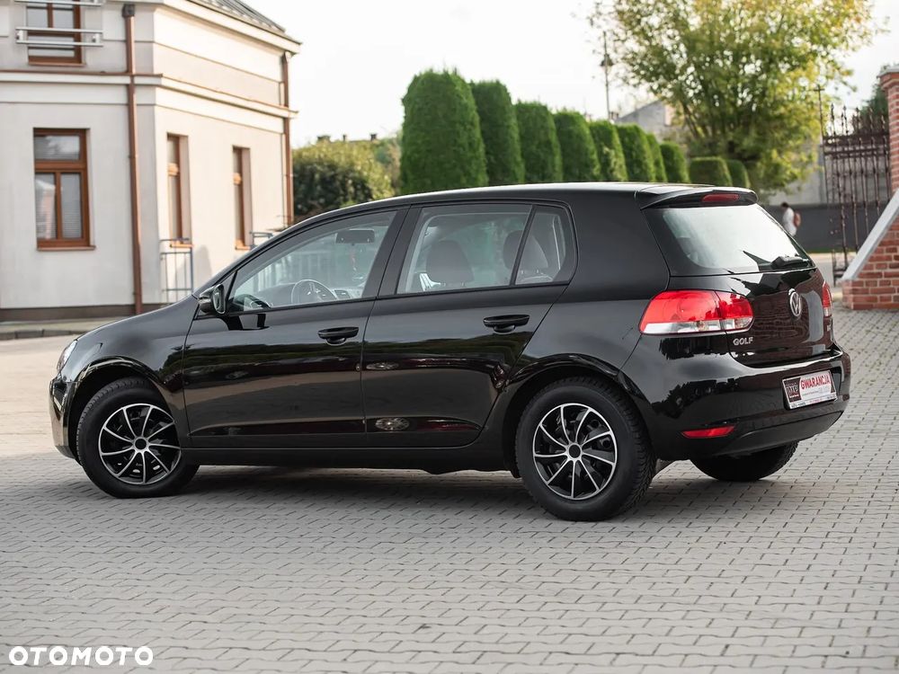 Volkswagen Golf - 6