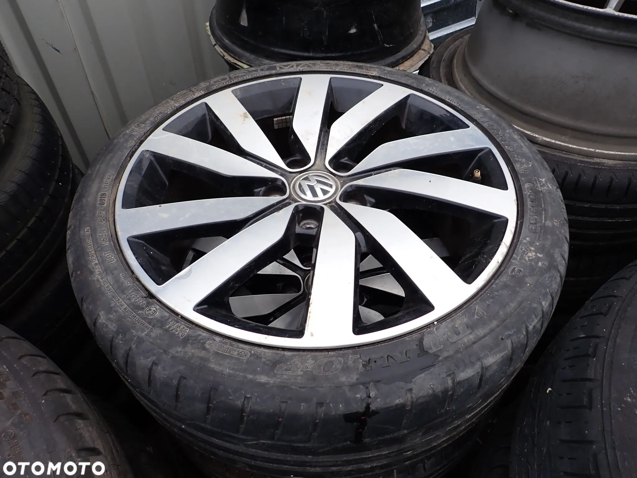 VOLKSWAGEN GOLF VII PASSAT KOŁA ALUFELGI 225/40 R18 - 1