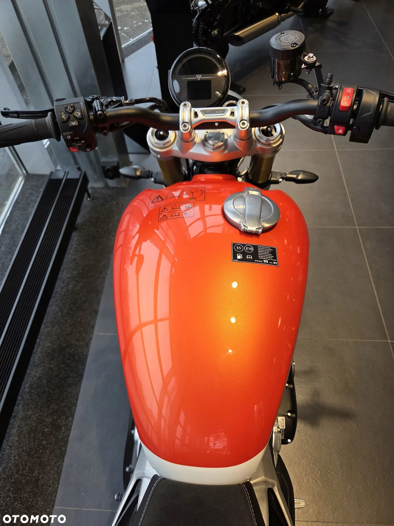 Triumph Speed Twin - 18