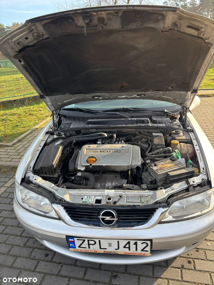 Opel Vectra 1.6 Comfort - 8