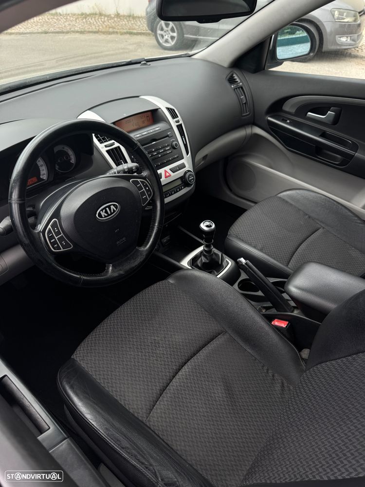 Kia Ceed SW 1.6 CRDi LX - 12