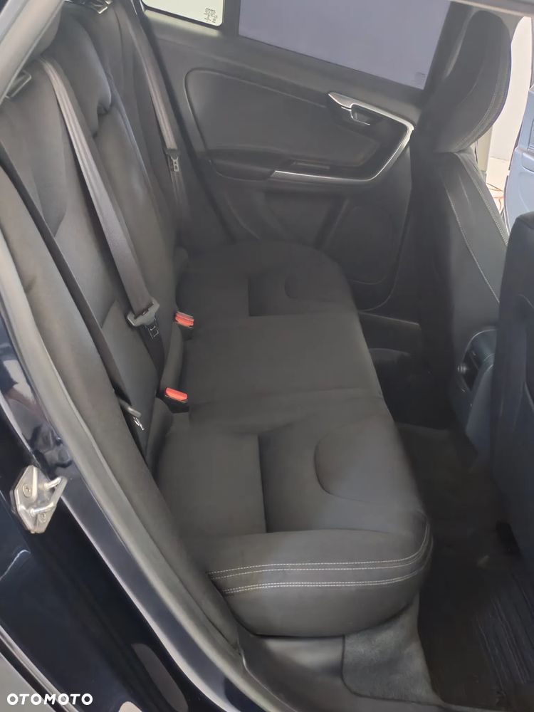 Volvo V60 D2 Drive-E Kinetic - 22