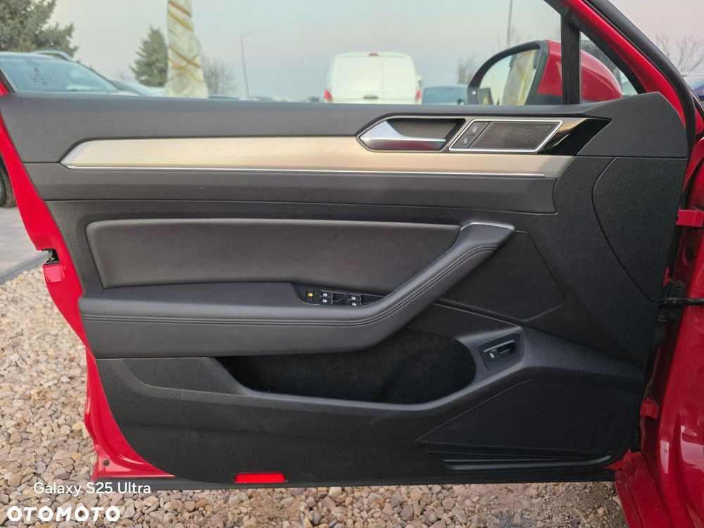 Volkswagen Passat - 25