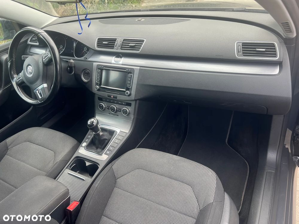 Volkswagen Passat 2.0 TDI BlueMotion Technology Exclusive - 9