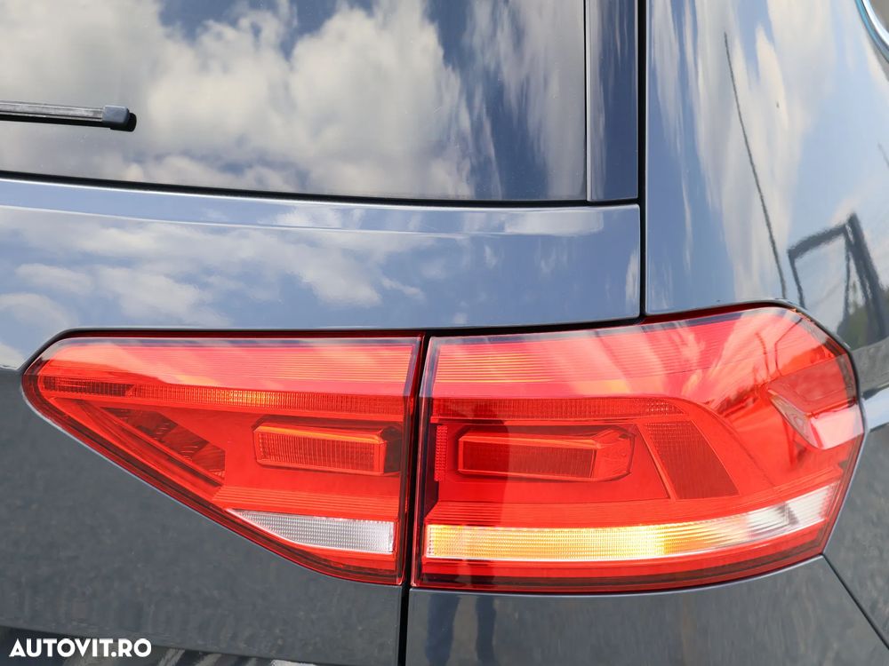 Volkswagen Touran 2.0 TDI DSG Highline - 25