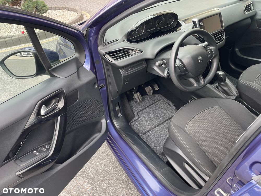 Peugeot 208 82 PureTech Style - 24